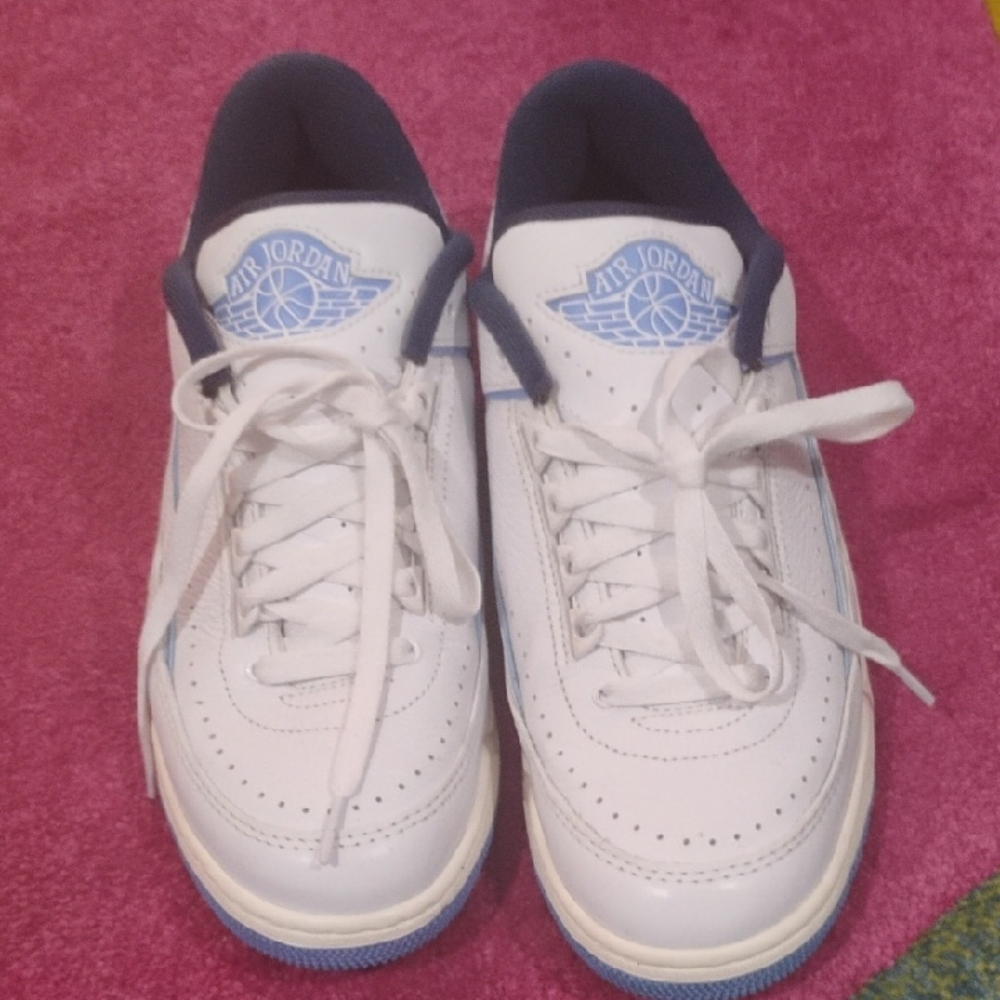 Retro Nike Navy and White Sneakers